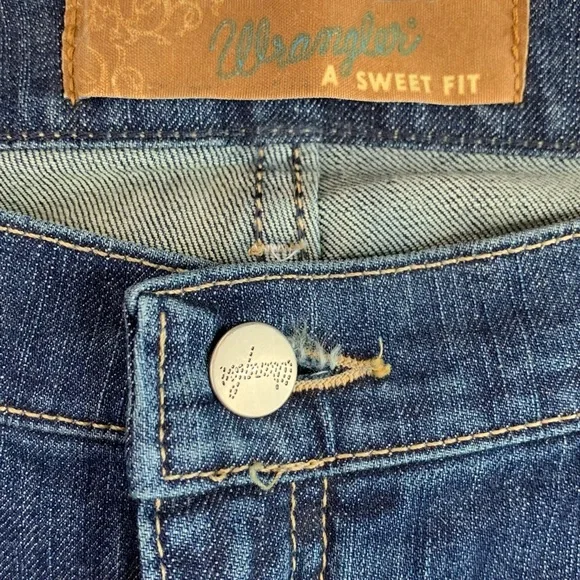Wrangler Low Rise Boot Cut Women’s Jeans Size 14 - Picture 6 of 11